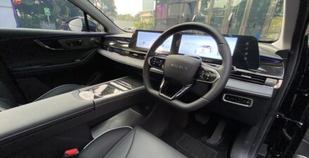 Chery hadirkan interior baru dengan hitam pada Omoda E5.