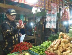 Andree Harmadi Pantau Stok Pangan di Pasar Alai dan Tanah Kongsi