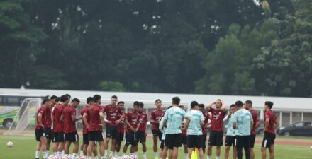 Para pemain Timnas Indonesia kala berlaga.