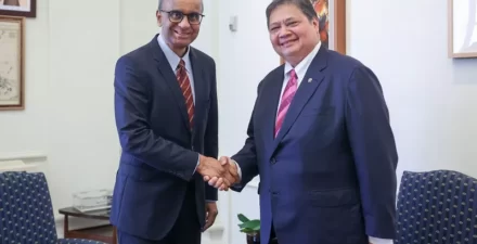 Menko Airlangga Bertemu Sejumlah Pimpinan Singapura.