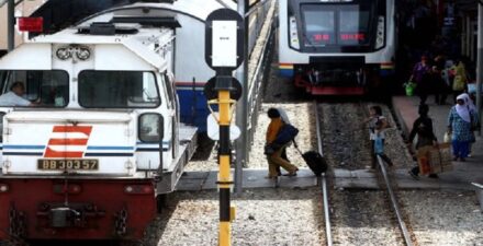 KAI Ubah Pola Operasi, 5 Kereta Api Jarak Jauh Berhenti di Jatinegara