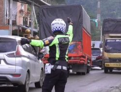 Kemacetan di Jalur Malalak, Pengendara Diminta Lewat Solok