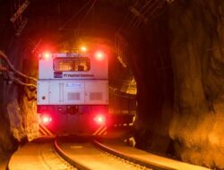 Presiden Jokowi Perpanjang IUPK Freeport Hingga Cadangan Habis