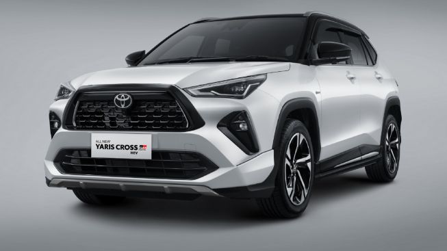 Dealer ungkap hampir seluruh konsumen memilih Toyota Yaris Cross Hybrid dibandingkan bensin.
