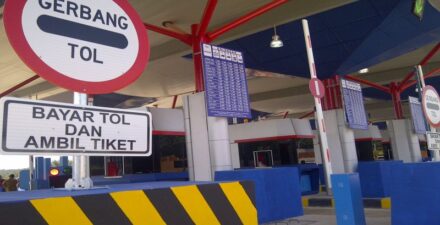 Jalan Tol Nir Sentuh.