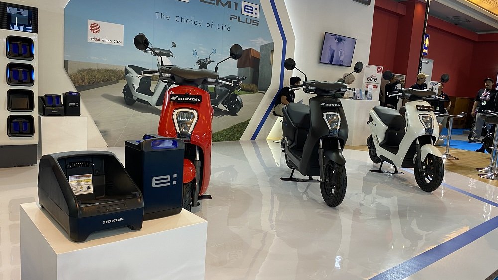 Beda dengan mobil, penjualan motor di Indonesia justru meningkat.