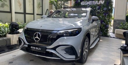 Masih jauh dari target, Mercedes-Benz genjot penjualan mobil listrik.