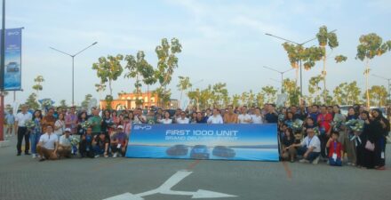 BYD Motor Indonesia Serahkan 1.000 Unit Mobil Elektrik dalam Seremoni Perdana
