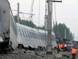 Kereta Anjlok di Rusia, 70 Orang Cedera