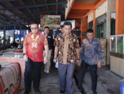 Pj Wako Sidak Ke Pasar Tradisional Ibuh, Pantau Harga Kebutuhan Pokok Jelang Lebaran
