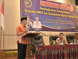 Gubernur Mahyeldi Ingatkan Pentingnya Peran Kepala Sekolah Untuk Kemajuan Mutu Pendidikan Agar Tidak Tergilas Zaman