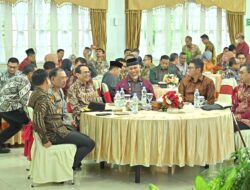Gubernur Mahyeldi Berharap Pengukuhan Kepala OJK Sumbar Makin Berdampak Positif bagi Perekonomian Daerah
