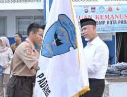 Gubernur Mahyeldi Lepas Bantuan Sekolah dari MKKS N/S Kota Padang Pelajar SMP Terdampak Bencana Lahar Dingin