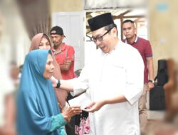 Pj Wako Jasman Serahkan Santunan Untuk Masyarakat Kurang Mampu
