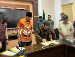 Pj Wako Jasman Bersama Gubernur Sumbar Tanda Tangani PKS TPA Sampah Regional Payakumbuh