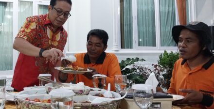 Pj Wako Jasman Jamu Pasukan Kuning Kegiatan Buka Bersama