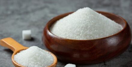 Petani tebu protes relaksasi harga gula konsumen.