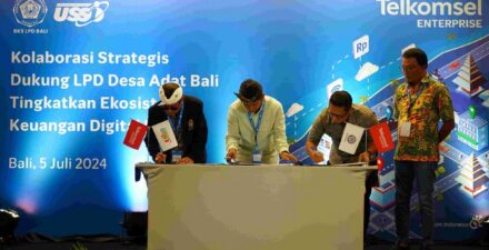 Kemitraan Telkomsel Enterprise dengan PT USSI dan LPD Bali.