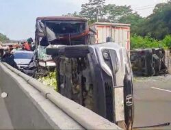 Bus Angkutan Umum Sebabkan Kecelakaan Beruntun di Tol Cipularang