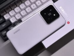 Xiaomi 15 Series Unggul dengan Layar Canggih dan Kamera Super!