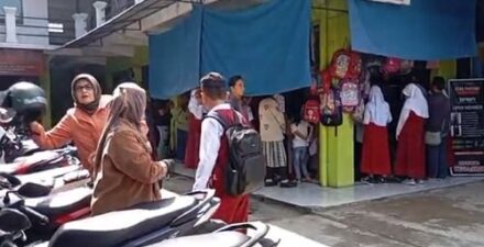 Toko Perlengkapan Sekolah di Kuningan Diserbu Jelang Tahun Ajaran Baru 2024