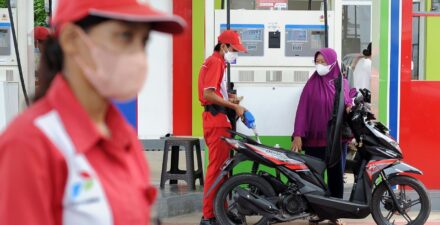 Rencana Pemerintah Membatasi Penjualan BBM Subsidi.