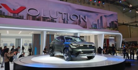 Suzuki Perkenalkan Mobil Listrik Konsep eVX di GIIAS 2024
