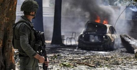 Komandan Hizbullah Tewas, Kelompok Luncurkan Roket ke Israel