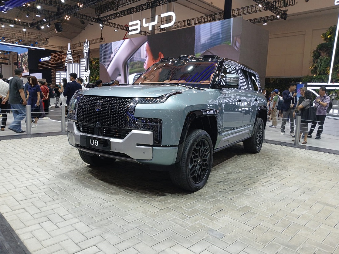 BYD Yangwang U8 di GIIAS 2024.