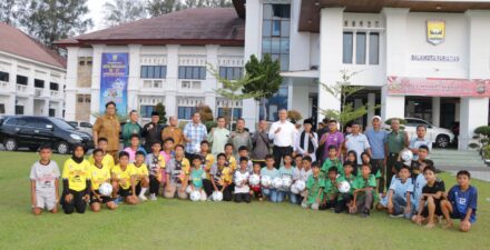 Pj.Wako Roberia Launching Liga SSB Meriahkan HUT Kota Pariaman ke- 22