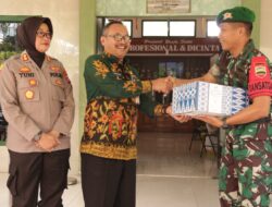 Pj Wako Payakumbuh Suprayitno Serahkan Bantuan Untuk Masyarakat Papua