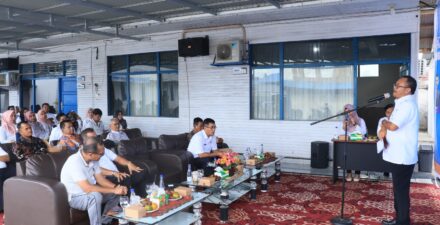 Pj Wako Suprayitno Serahkan SK Dewan Pengawas PAMTIGO Payakumbuh