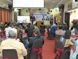 Gubernur Mahyeldi Hadiri Pelantikan Rektor Baru Universitas Metamedia