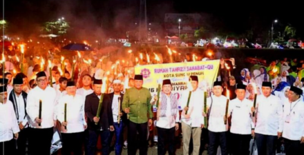 Wako Ahmadi Zubir Lepas Pawai Obor Menyambut Tahun Baru Islam 1446 H