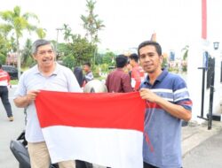 Pemko Pariaman bagikan 1.500 Bendera Merah Putih kepada Masyarakat
