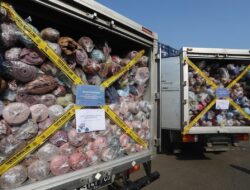 Satgas Ungkap Ribuan Produk Tekstil dan Garmen Impor Ilegal di Cikarang