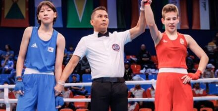 Wasit tinju asal Indonesia, Muhammad Arisa Putra Pohan alias Boy Pohan bakal pimpin semifinal cabor tinju Olimpiade Paris 2024.