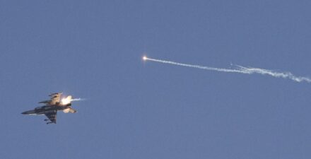 Jet Tempur Israel Serang Lebanon, Sirene Menggema di Beirut