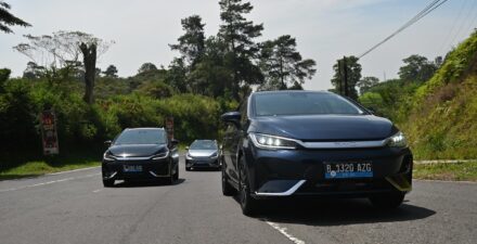 Ternyata BYD sudah mulai bangun pabrik mobil listrik senilai Rp21 triliun di Subang.