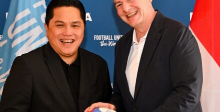 Presiden FIFA, Gianni Infantino bertemu dengan Erick Thohir.