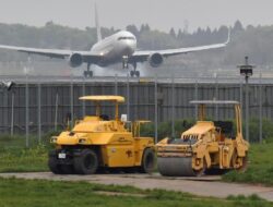 Pesawat Kargo Atlas Air Pendaratan Darurat, Landasan Pacu A Narita Ditutup