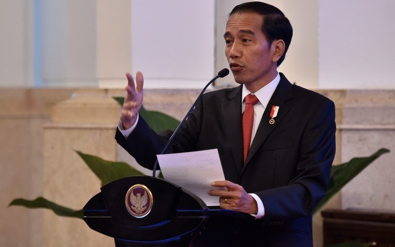 Presiden Jokowi Serahkan SK Hutan