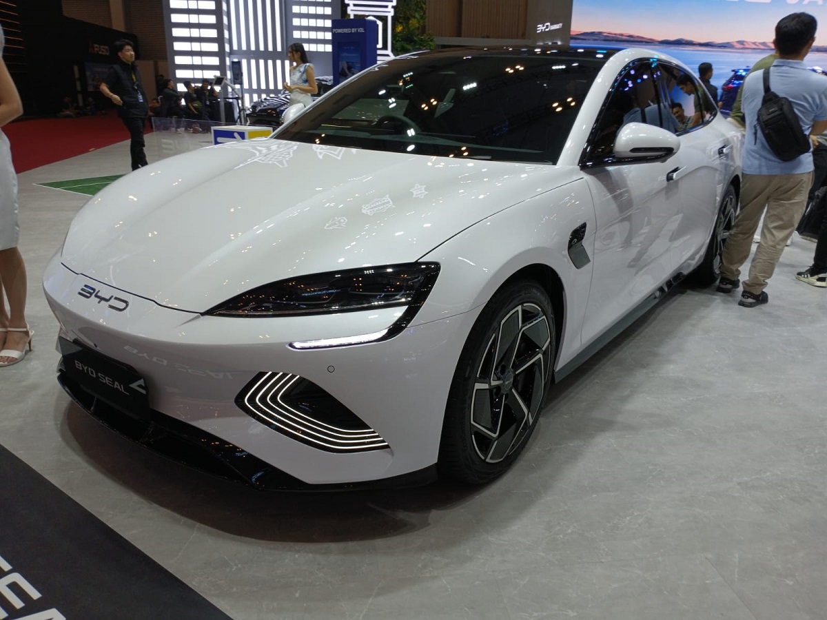 10 mobil listrik terlaris Juli 2024, brand China mendominasi.