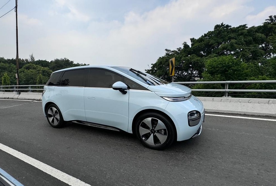 Kesan geber mobil listrik Wuling Cloud EV Jakarta-Bogor-Jakarta.