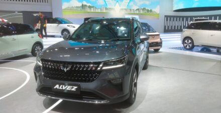 Perbandingan Pajak Tahunan, Wuling Alvez vs Toyota Raize, Mana yang Lebih Murah?