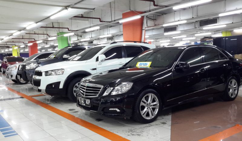 Lelang mobil