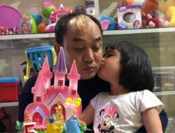Kisah Azis Gagap: Kenapa Dia Lebih Suka Tinggal di Rumah Kecil