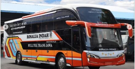 Bus baru Rosalia Indah