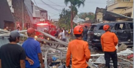 Ledakan Tabung Gas Rusak Berat Rumah di Jalan Kaliandra