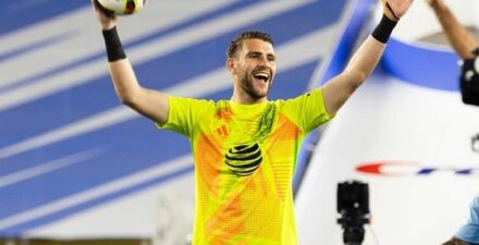 Shin Tae-yong tak jamin Maarten Paes bakal jadi kiper utama Timnas Indonesia.